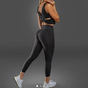 Violate the Dresscode leggings